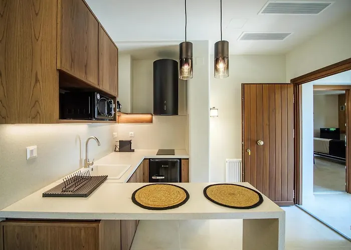 Holly Tree - Pelion * ツァガラダ